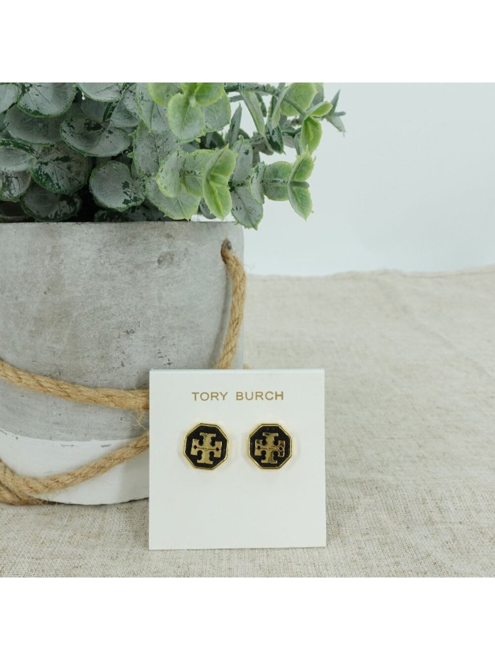 Tory Burch Hexagon Logo Stud Earrings Tory Gold / Black
